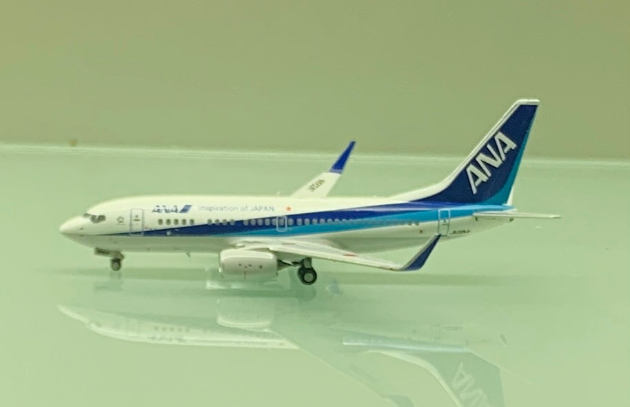 NG models 1/400 ANA All Nippon Airways Boeing 737-700 JA02AN 77025
