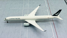 Load image into Gallery viewer, JC Wings 1/400 Cathay Pacific Airbus A350-1000XWB B-LXN
