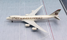 Load image into Gallery viewer, JC Wings 1/400 Etihad Cargo Boeing 747-8F Interactive Series: N855GT

