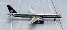 Load image into Gallery viewer, JC Wings 1/400 Aeromexico Boeing 757-200 Polished N490AM
