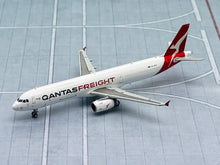 Load image into Gallery viewer, JC Wings 1/400 Qantas Freight Airbus A321(P2F) VH-XF6

