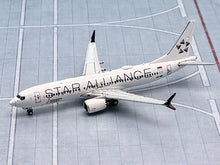 Load image into Gallery viewer, JC Wings 1/400 Singapore Airlines Boeing 737 MAX 8 Star Alliance 9V-MBL
