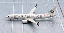 Load image into Gallery viewer, JC Wings 1/400 Singapore Airlines Boeing 737 MAX 8 Star Alliance 9V-MBL
