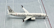 Load image into Gallery viewer, JC Wings 1/400 Singapore Airlines Boeing 737 MAX 8 Star Alliance 9V-MBL
