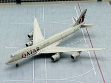 Load image into Gallery viewer, JC Wings 1/400 Qatar Airways Cargo Boeing 747-8F Interactive Series A7-BGA
