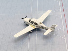Load image into Gallery viewer, Gemini Jets 1/72 Cirrus SR22 N2525V Sporty’s Wright Bros. edition
