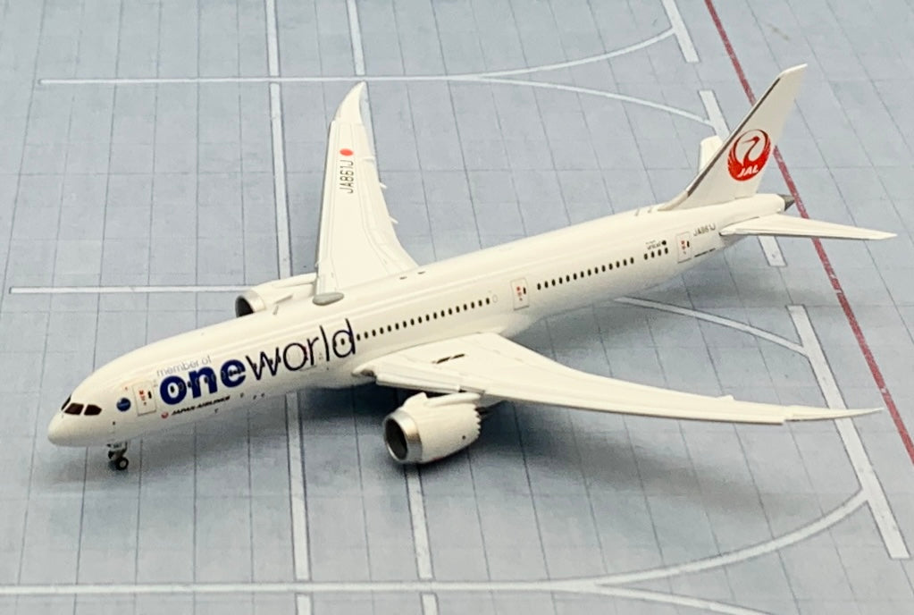 JC Wings 1/400 JAL Japan Airlines Boeing 787-9 OneWorld Livery JA861J flaps down