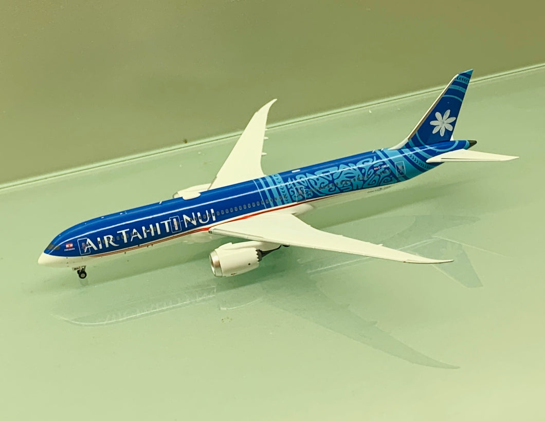 NG models 1/400 Air Tahiti Nui Boeing 787-9 F-OMUA 55102