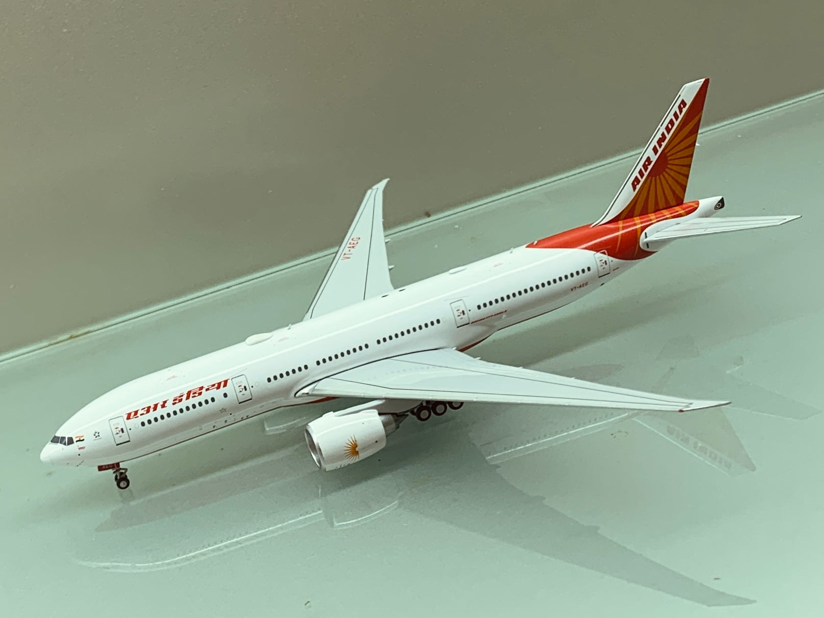 NG models 1/400 Air India Boeing 777-200LR VT-AEG 72039 – First
