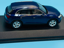 Load image into Gallery viewer, i-Scale 1/43 Audi Q5 in Navarra Blue
