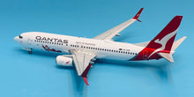 Load image into Gallery viewer, JC Wings 1/200 Qantas Boeing 737-800 Santa VH-VZX
