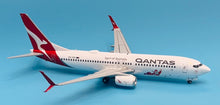 Load image into Gallery viewer, JC Wings 1/200 Qantas Boeing 737-800 Santa VH-VZX
