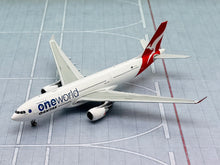 Load image into Gallery viewer, JC Wings 1/400 Qantas Airways Airbus A330-200 OneWorld VH-EBV
