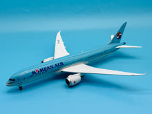 Load image into Gallery viewer, JC Wings 1/200 Korean Air Boeing 787-9 HL8345
