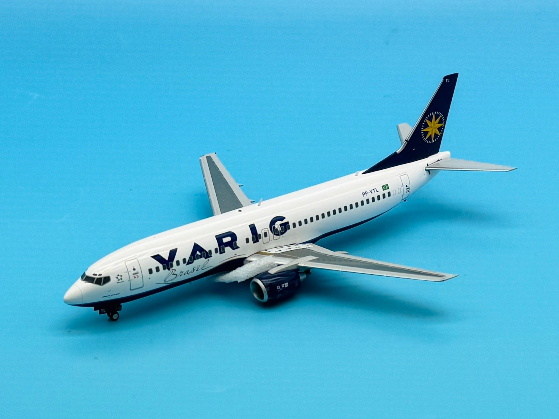 JC Wings 1/200 Varig Brasil Boeing 737-400 PP-VTL – First Class