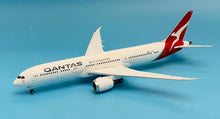 Load image into Gallery viewer, JC Wings 1/200 Qantas Airways Boeing 787-9 VH-ZNF
