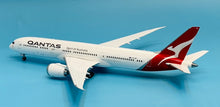 Load image into Gallery viewer, JC Wings 1/200 Qantas Airways Boeing 787-9 VH-ZNF
