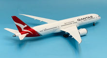 Load image into Gallery viewer, JC Wings 1/200 Qantas Airways Boeing 787-9 VH-ZNF
