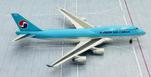 Load image into Gallery viewer, Apollo 1/400 Korean Air Cargo Boeing 747-400F HL7485
