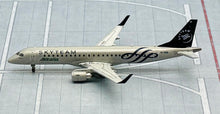 Load image into Gallery viewer, JC Wings 1/400 Alitalia Cityliners Embraer ERJ-190SET Skyteam EI-RND
