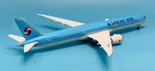 Load image into Gallery viewer, SQ Wings 1/200 Korean Air Boeing 787-10 HL8536 L2045
