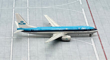 Load image into Gallery viewer, JC Wings 1/400 Royal Dutch Airlines KLM Boeing 737-800 PH-BXA
