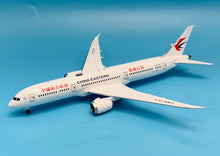 Load image into Gallery viewer, SQ Wings 1/200 China Eastern Boeing 787-9 B-208P L2014
