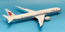 Load image into Gallery viewer, SQ Wings 1/200 Air China Boeing 787-9 B-1368
