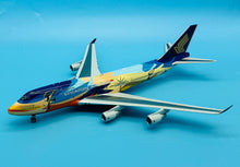 Load image into Gallery viewer, SQ Wings 1/200 Singapore Airlines Boeing 747-400 9V-SPL Tropical L2002

