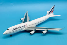 Load image into Gallery viewer, SQ Wings 1/200 Air France Boeing 747-400 F-GITD Flaps down L2071FD
