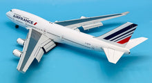 Load image into Gallery viewer, SQ Wings 1/200 Air France Boeing 747-400 F-GITD Flaps down L2071FD
