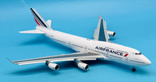 Load image into Gallery viewer, SQ Wings 1/200 Air France Boeing 747-400 F-GITD Flaps down L2071FD
