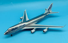 Load image into Gallery viewer, SQ Wings 1/200 Boeing Company 747-400 House Colour Full Polished body N401PW L2131
