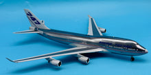 Load image into Gallery viewer, SQ Wings 1/200 Boeing Company 747-400 House Colour Full Polished body N401PW L2131
