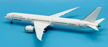 Load image into Gallery viewer, SQ Wings 1/200 Boeing Company 787-10 House Colour N8290V L2044
