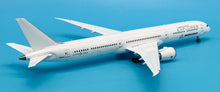 Load image into Gallery viewer, SQ Wings 1/200 Boeing Company 787-10 House Colour N8290V L2044
