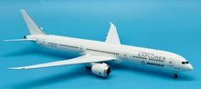 Load image into Gallery viewer, SQ Wings 1/200 Boeing Company 787-10 House Colour N8290V L2044

