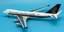 Load image into Gallery viewer, SQ Wings 1/200 Singapore Airlines Cargo Boeing 747-400F 9V-SFI
