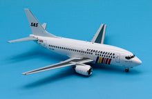 Load image into Gallery viewer, JC Wings 1/200 SAS Scandinavian Airlines Boeing 737-500 old colour SE-DNF XX20498
