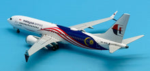 Load image into Gallery viewer, JC Wings 1/200 Malaysia Airlines Boeing 737 MAX 8 9V-MVD LH2455
