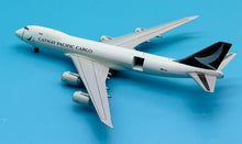 Load image into Gallery viewer, JC Wings 1/400 Cathay Pacific Cargo Boeing 747-8F B-LJI Interactive Series

