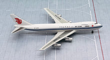Load image into Gallery viewer, JC Wings 1/400 Air China Cargo Boeing 747-200(SF) B-2448
