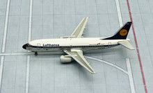 Load image into Gallery viewer, JC Wings 1/400 Lufthansa Boeing 737-300 Official Airline 88 Polished D-ABXD
