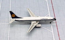 Load image into Gallery viewer, JC Wings 1/400 Lufthansa Boeing 737-300 Official Airline 88 Polished D-ABXD
