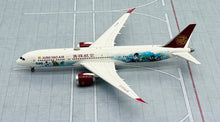 Load image into Gallery viewer, JC Wings 1/400 Juneyao Airlines Boeing 787-9 Dreamliner Genshin Impact B-209R
