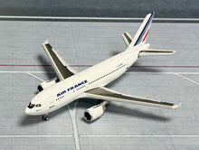 Load image into Gallery viewer, JC Wings 1/400 Air France Airbus A310-300 F-GEMN
