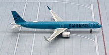Load image into Gallery viewer, Phoenix Models 1/400 Korean Air A321neo HL8509
