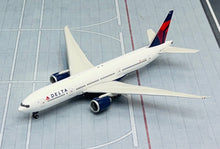 Load image into Gallery viewer, Phoenix 1/400 Delta Airlines Boeing 777-200LR N709DN
