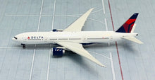 Load image into Gallery viewer, Phoenix 1/400 Delta Airlines Boeing 777-200LR N709DN
