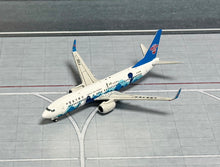 Load image into Gallery viewer, JC Wings 1/400 China Southern Boeing 737-800 Guizhou B-6068
